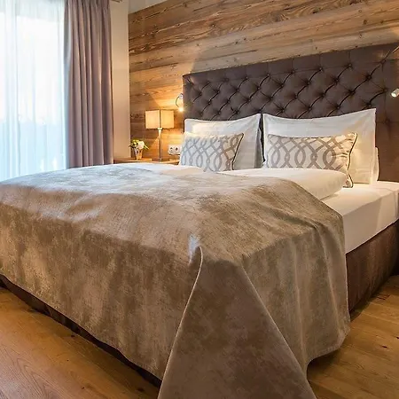 Hotel Alpines Gourmet Montanara 4*