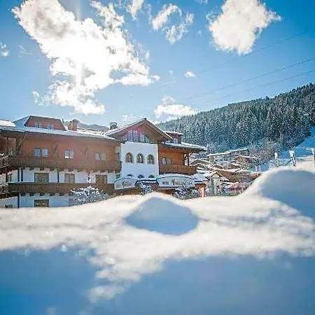 Alpines Gourmet Montanara 4* Flachau