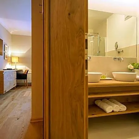 Hotell Alpines Gourmet Montanara 4*