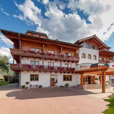 Hotel Alpines Gourmet Montanara Flachau