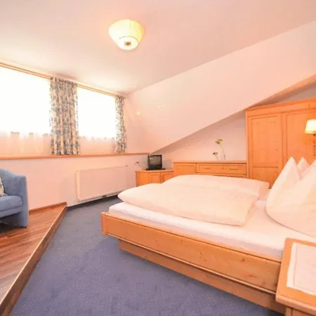 מלון Alpines Gourmet Montanara 4*